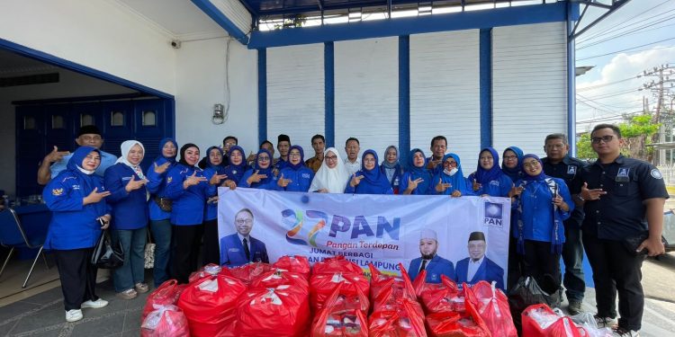 HUT ke-27, PAN Lampung Berbagi Pangan Dalam Jumat Berkah di 4 Lokasi